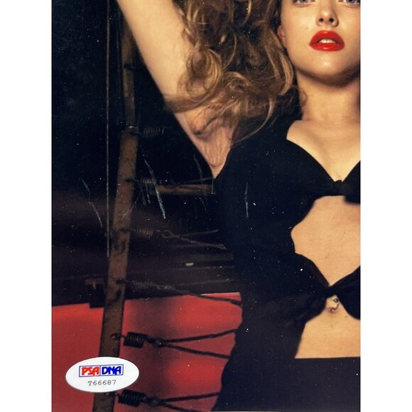 Amanda Seyfried Hot Blonde Signed Authentic 10” X 8” Photo PSA/DNA # T66687 Sexy - Picture 4 of 5